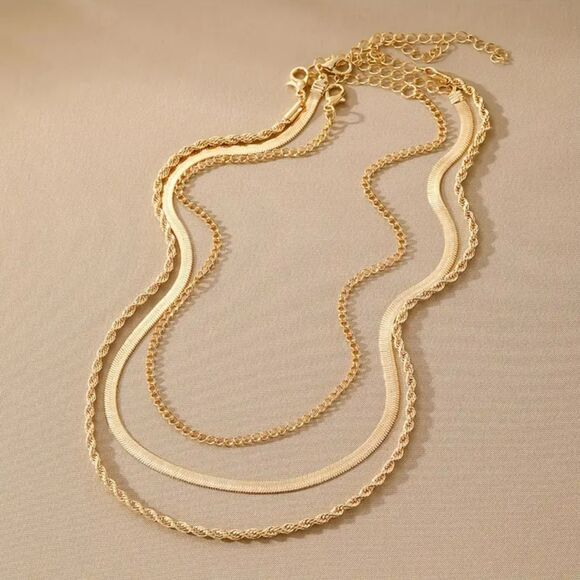 "Kaia" | Minimalist and Adaptable Gold Three Piece Necklace Stack Set - Picture 2 of 3